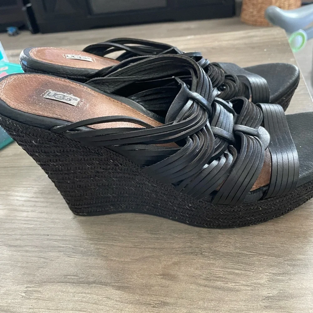 Ugg Melinda Black Braided Leather upper Platform wedge open toe sandal Size 9